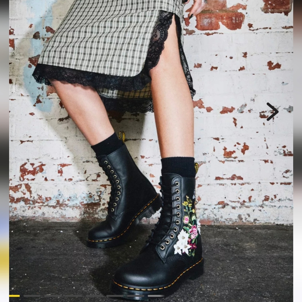 Dr. Martens Women's 1490 Floral Bloom Leather Boots